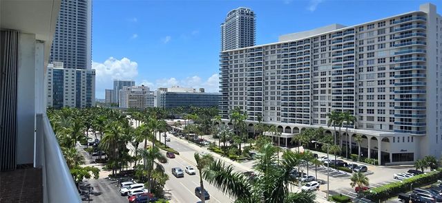 5 of 18 - 3725 S Ocean Drive #727, Hollywood, FL