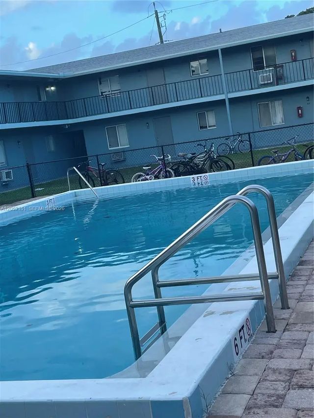 2 of 10 - 1829 N A Street #25, Lake Worth, FL