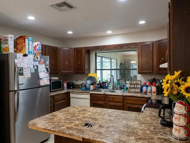 2 of 5 - 637 Se Thornhill Drive, Port St. Lucie, FL