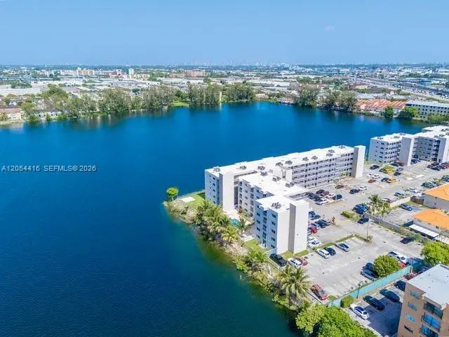 9917 W Okeechobee Road #3-306, Hialeah Gardens