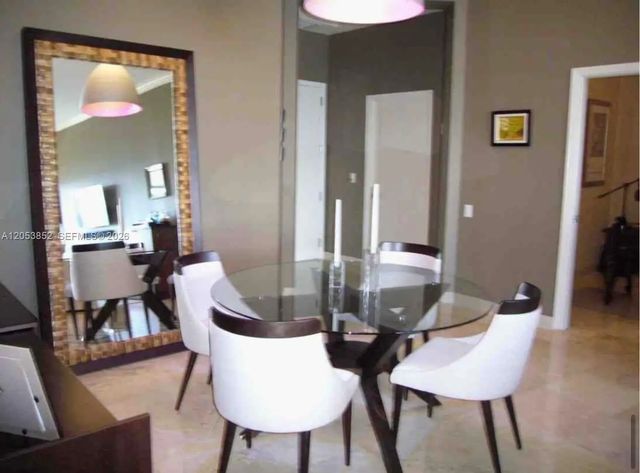 3 of 13 - 808 Brickell Key Drive #606, Miami, FL