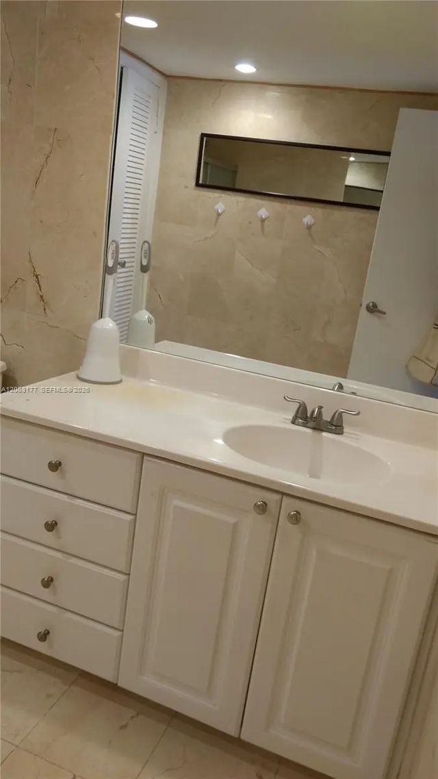 2 of 27 - 19390 Collins Avenue #1014, Sunny Isles Beach, FL