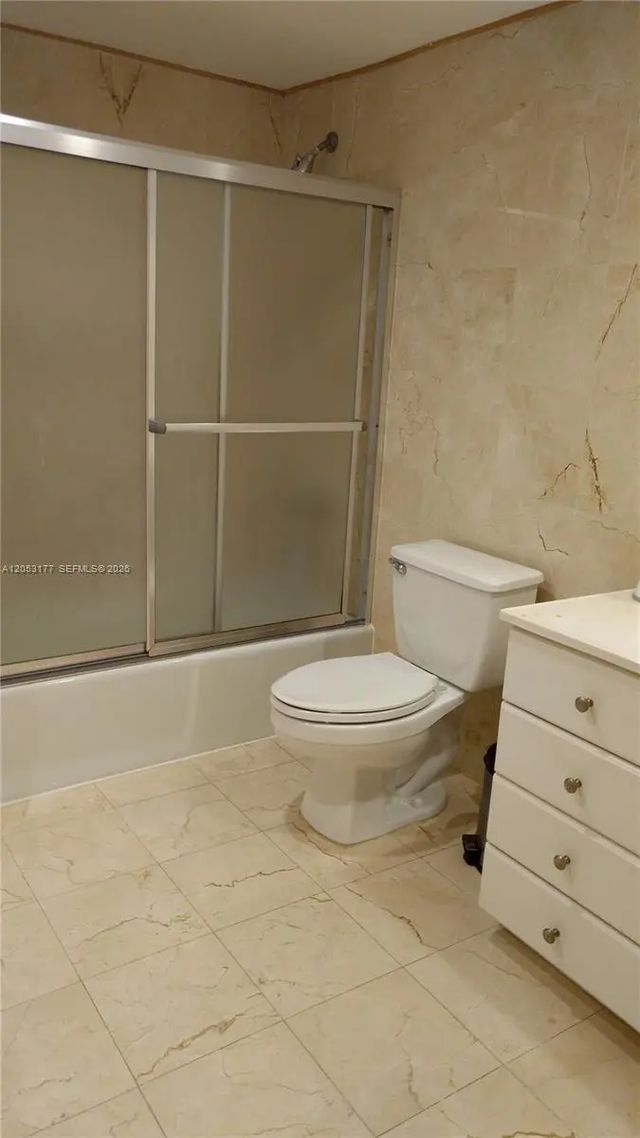 4 of 27 - 19390 Collins Avenue #1014, Sunny Isles Beach, FL