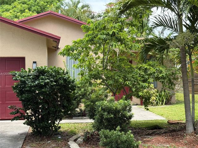 2 of 24 - 1561 Nw 7th Terrace, Pompano Beach, FL