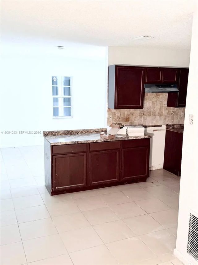 4 of 24 - 1561 Nw 7th Terrace, Pompano Beach, FL