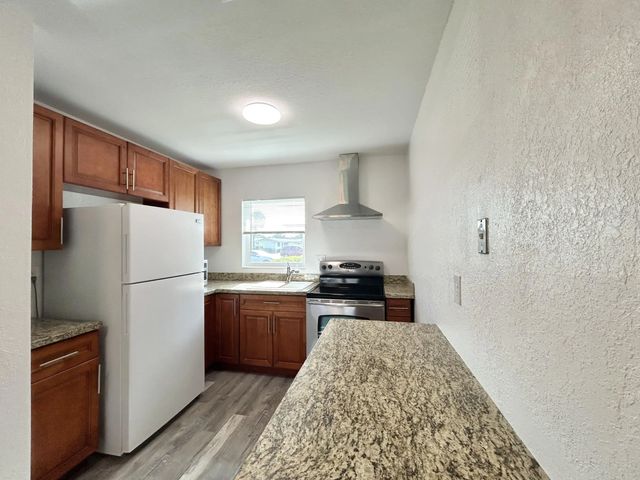4 of 47 - 2844 Crosley Drive E #c, West Palm Beach, FL