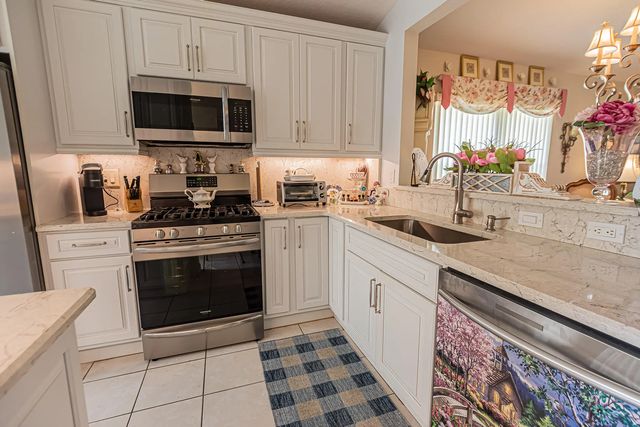 627 Nw Whitfield Way, Port St. Lucie