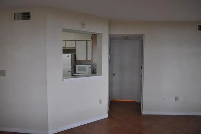 4 of 5 - 2465 Nw 33rd Street #1506, Oakland Park, FL