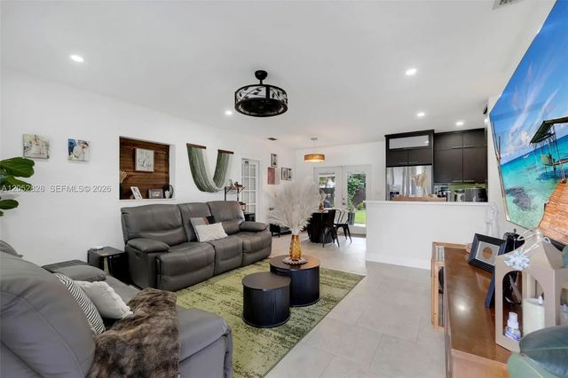2 of 24 - 6145 W 6th Avenue, Hialeah, FL
