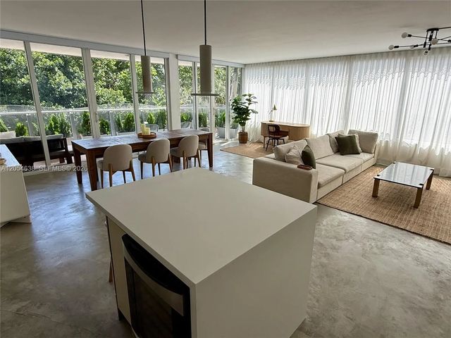 2 of 17 - 2155 Washington Court #210, Miami Beach, FL