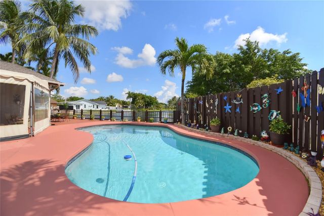 4 of 60 - 4148 Nw 19th Terrace, Oakland Park, FL
