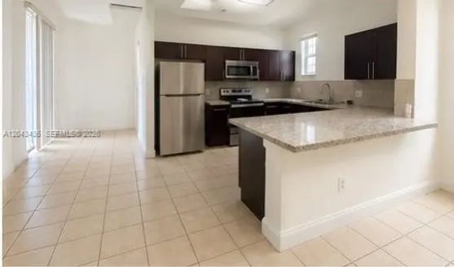 4 of 7 - 2014 Shoma Drive #173, Royal Palm Beach, FL