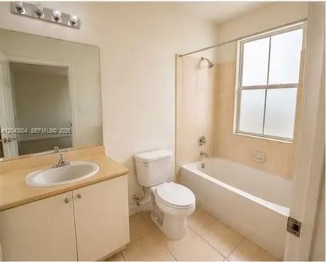 4 of 6 - 2150 Shoma Drive #226, Royal Palm Beach, FL