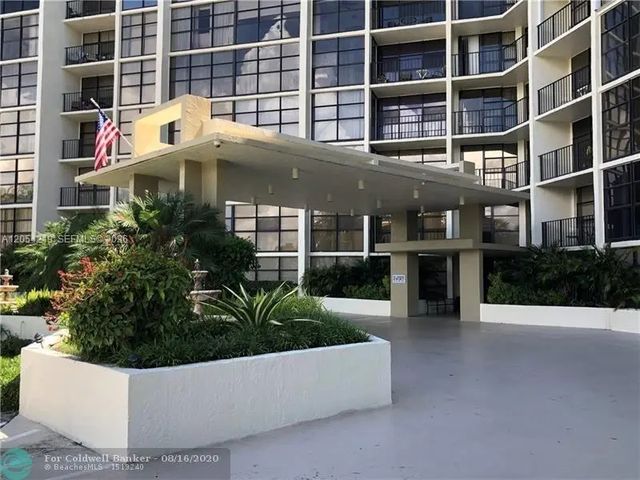 5 of 30 - 600 Parkview Drive #818, Hallandale Beach, FL