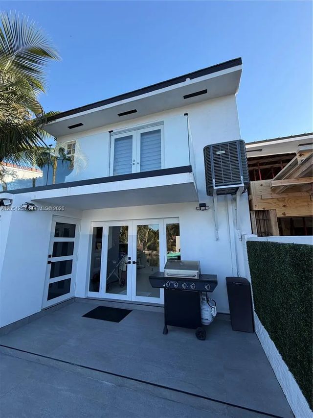 3 of 20 - 1955 Ne 123rd Street, North Miami, FL