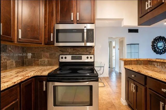 3 of 27 - 2201 Ne 66th Street #1302, Fort Lauderdale, FL