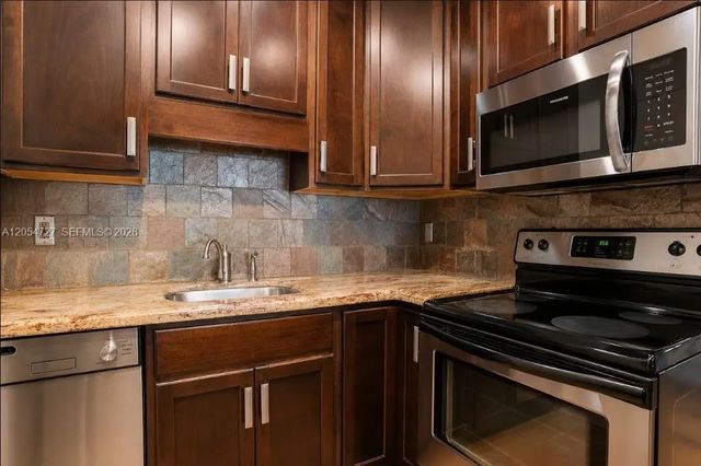 4 of 27 - 2201 Ne 66th Street #1302, Fort Lauderdale, FL