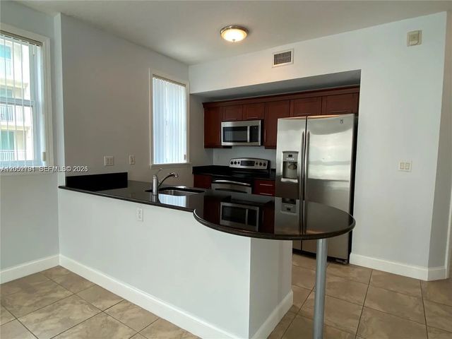 4 of 22 - 7280 Sw 90th Street #501, Miami, FL