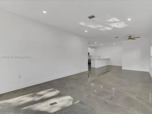 2 of 9 - 1539 Sw 44th Avenue, Fort Lauderdale, FL
