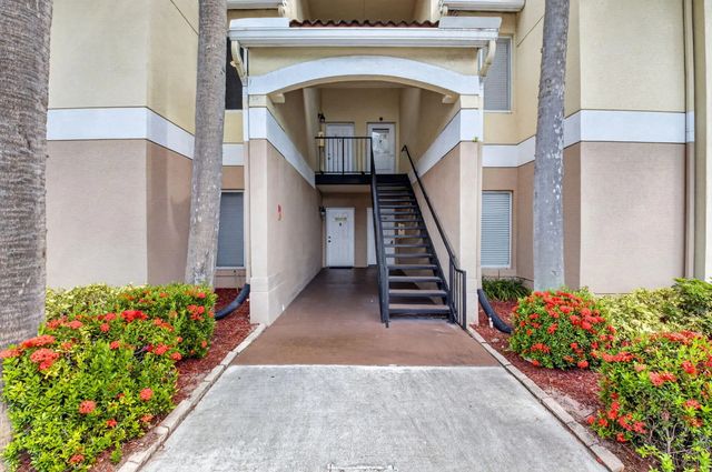 815 W Boynton Beach Boulevard #15-202, Boynton Beach