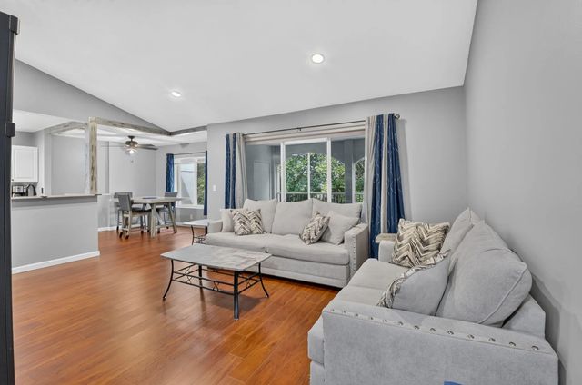 3 of 46 - 815 W Boynton Beach Boulevard #15-202, Boynton Beach, FL