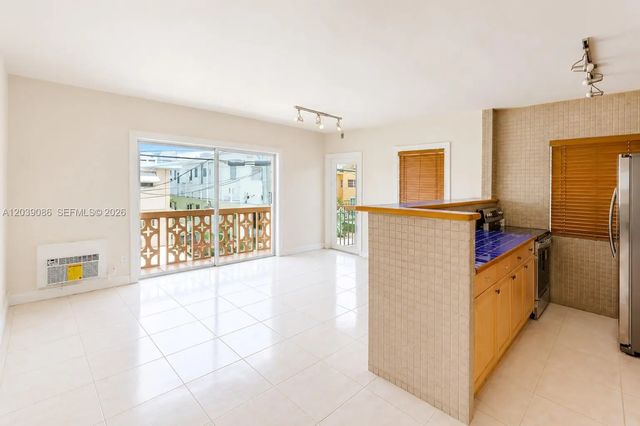 4 of 14 - 549 Meridian Avenue #12, Miami Beach, FL