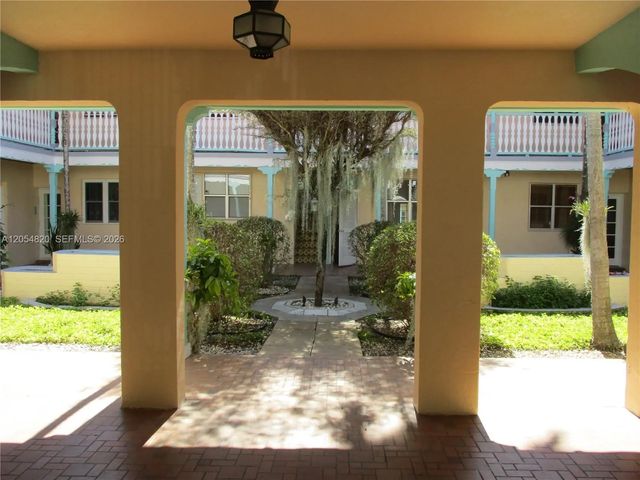 3 of 5 - 736 13 Street #112, Miami Beach, FL