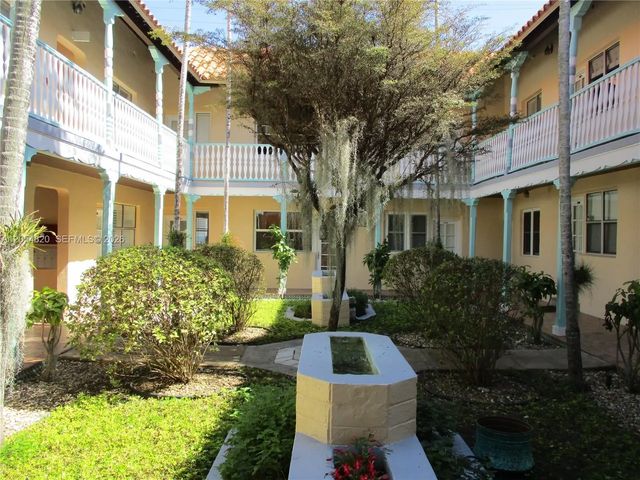 4 of 5 - 736 13 Street #112, Miami Beach, FL