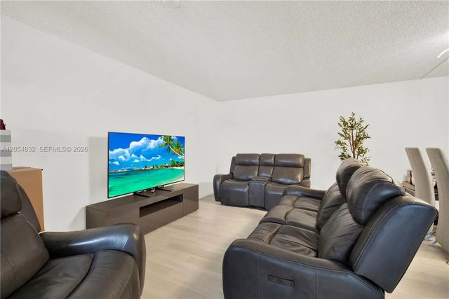 3 of 18 - 15460 Sw 82nd Lane #403, Miami, FL