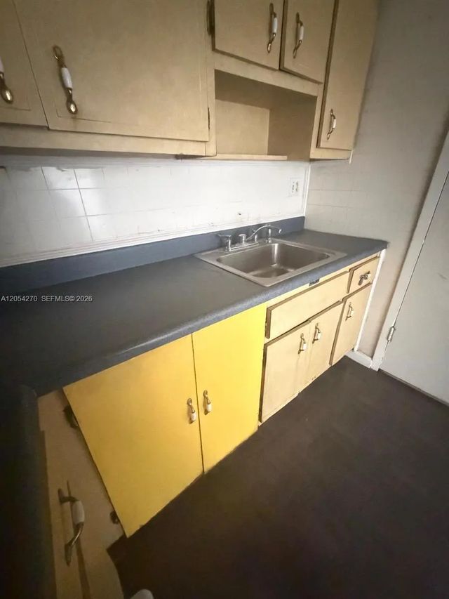 5 of 16 - 12500 Ne 15th Avenue #402, North Miami, FL