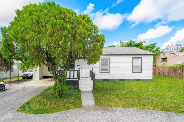 2 of 23 - 921 43rd Street, West Palm Beach, FL
