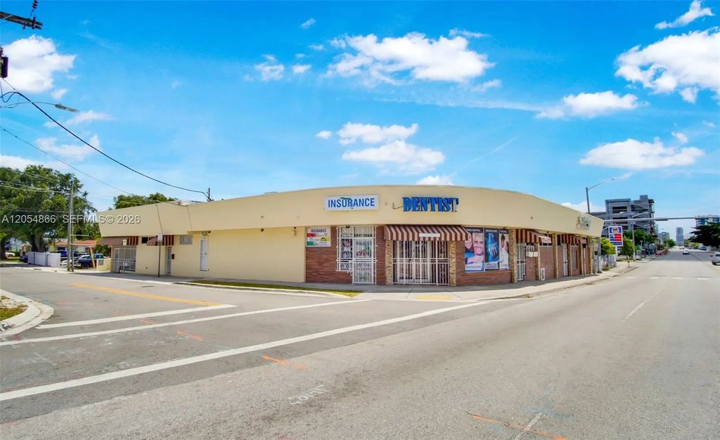 721 Nw 21st Court, Miami