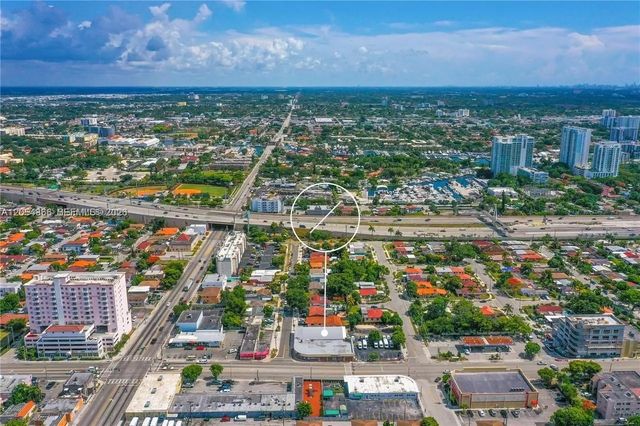 3 of 4 - 721 Nw 21st Court, Miami, FL