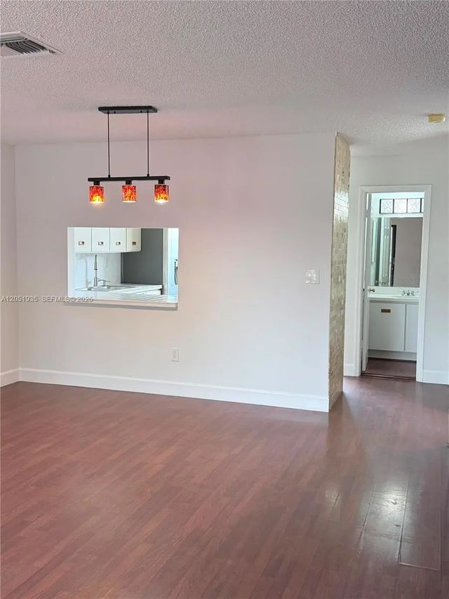 4 of 30 - 9850 Hammocks Boulevard #107, Miami, FL