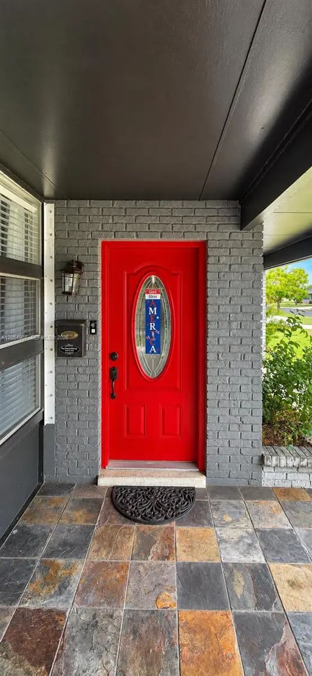 3 of 17 - 1505 Arrowhead Drive, Sun City Center, FL