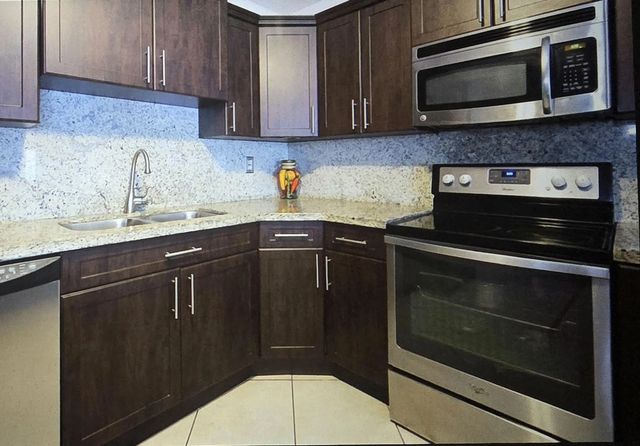 3 of 7 - 2441 Pine Tree Drive, Miramar, FL