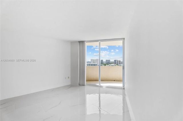 3 of 22 - 19501 W Country Club Drive #2506, Aventura, FL