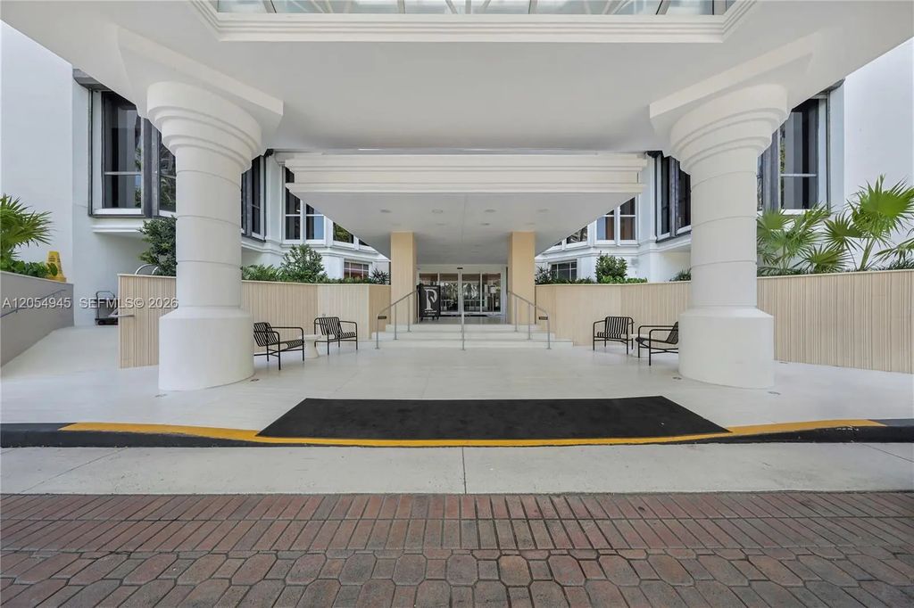 21205 Yacht Club Drive #701, Aventura