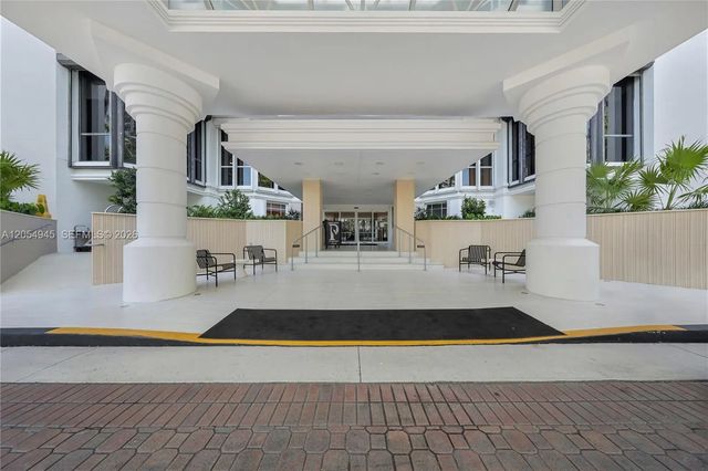 2 of 40 - 21205 Yacht Club Drive #701, Aventura, FL