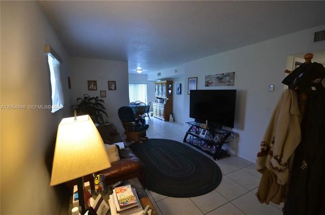 3 of 22 - 1270 Se 27th Street #101, Homestead, FL