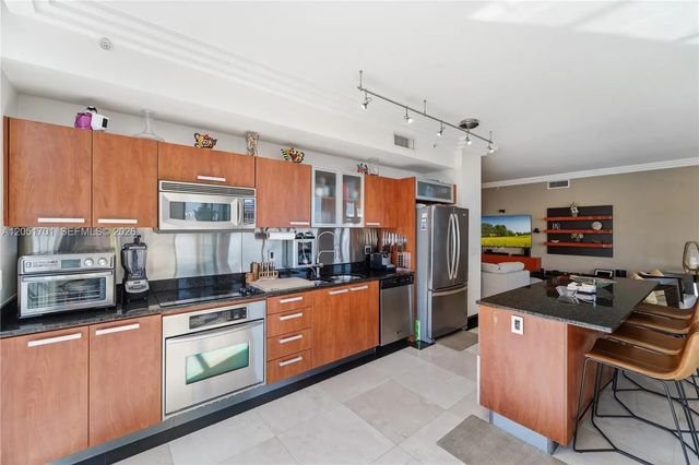 5 of 42 - 3131 Ne 188th Street #1-901, Aventura, FL