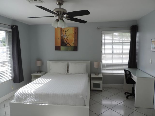 5 of 22 - 5423 Ne 22nd Terrace, Fort Lauderdale, FL