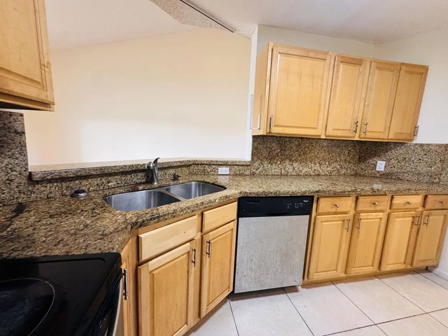 4 of 33 - 3409 Nw 44th Street #205, Oakland Park, FL