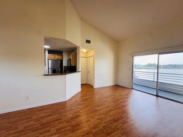 5 of 33 - 3409 Nw 44th Street #205, Oakland Park, FL