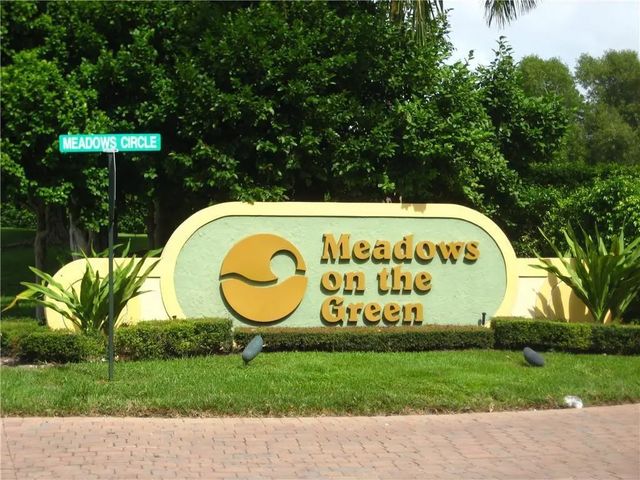 401 Meadows Circle, Boynton Beach