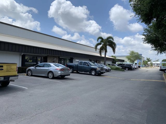 2 of 16 - 1979 10th Avenue N, Lake Worth Beach, FL