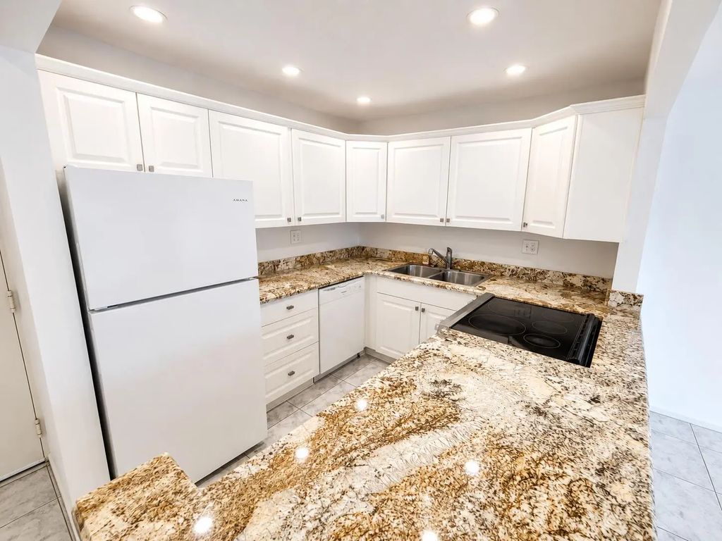 5951 Ne 14th Lane #301n, Fort Lauderdale