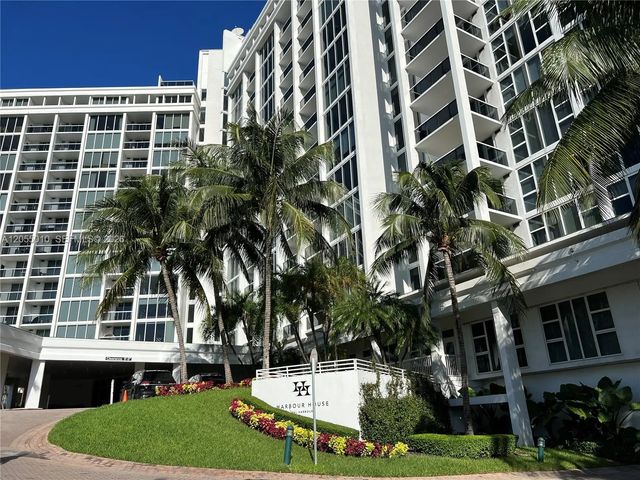 5 of 76 - 10275 Collins Avenue #112, Bal Harbour, FL