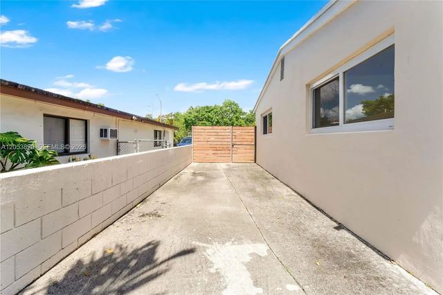 5 of 39 - 323 Nw 56th Avenue, Miami, FL