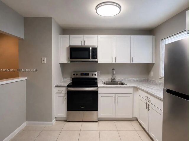 3 of 7 - 3930 Crystal Lake Drive #208, Deerfield Beach, FL
